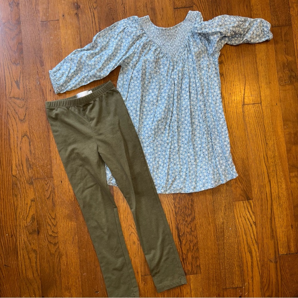 Vignette Blue Patterned Top and Olive Leggings Set